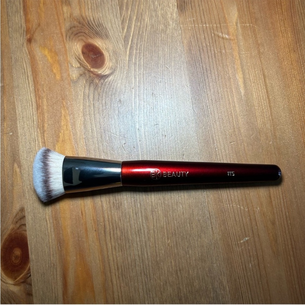 BK Beauty 115 Medium Contoured Foundation Brush Never Used